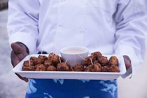 Small Hope Bay Lodge