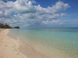 Small Hope Bay Lodge