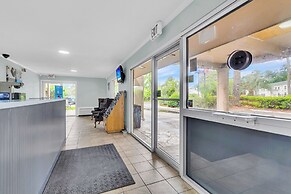 Motel 6 Summerville, SC – Azalea Square