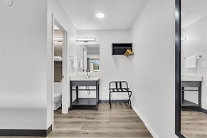 Motel 6 Summerville, SC – Azalea Square