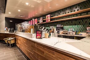 Hilton Fort Wayne at the Grand Wayne Convention Center