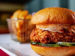 Doubletree by Hilton Hotel Norfolk Airport