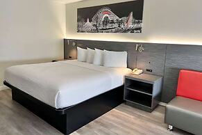 Ramada by Wyndham Anaheim Convention Center