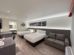 Ramada by Wyndham Anaheim Convention Center