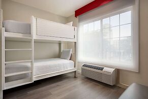 Ramada by Wyndham Anaheim Convention Center