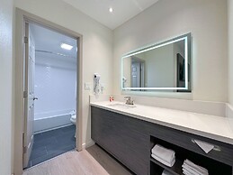 Ramada by Wyndham Anaheim Convention Center