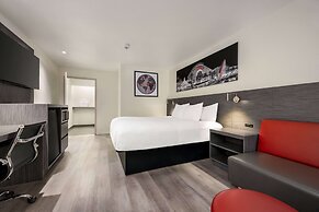Ramada by Wyndham Anaheim Convention Center