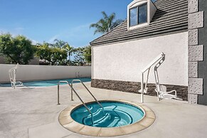 Ramada by Wyndham Anaheim Convention Center