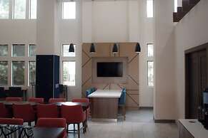 Holiday Inn Express Hotel & Suites New Philadelphia by IHG