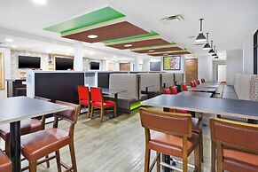 Holiday Inn Express Winnipeg Airport - Polo Park by IHG