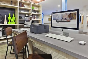 Holiday Inn Express Winnipeg Airport - Polo Park by IHG