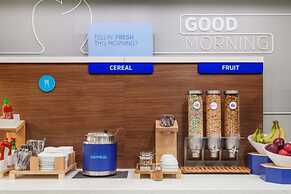 Holiday Inn Express Winnipeg Airport - Polo Park by IHG