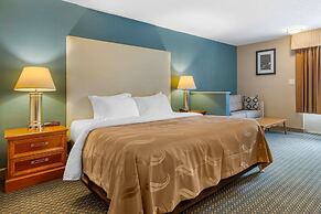 Quality Inn & Suites Apex - Holly Springs