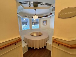 Best Western Grandma's Feather Bed