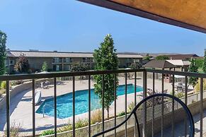 Best Western Plus Ahtanum Inn