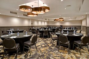 DoubleTree by Hilton St. Louis Airport