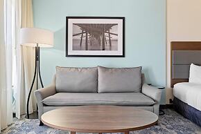 La Quinta Inn & Suites by Wyndham Santa Cruz