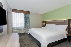 Holiday Inn Express & Suites Oceanfront by IHG