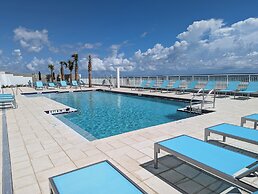 Holiday Inn Express & Suites Oceanfront by IHG