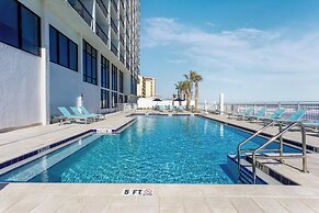 Holiday Inn Express & Suites Oceanfront by IHG