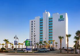 Holiday Inn Express & Suites Oceanfront by IHG