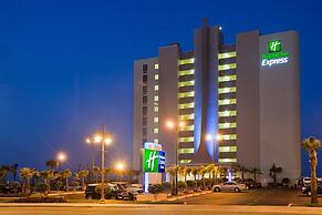 Holiday Inn Express & Suites Oceanfront by IHG