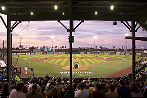 Holiday Inn Express & Suites Oceanfront by IHG