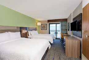 Holiday Inn Express & Suites Oceanfront by IHG