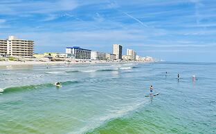 Holiday Inn Express & Suites Oceanfront by IHG