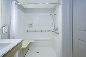 Holiday Inn Express & Suites Oceanfront by IHG