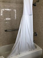 Howard Johnson by Wyndham Winter Haven FL