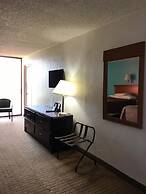Howard Johnson by Wyndham Winter Haven FL