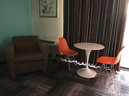 Howard Johnson by Wyndham Winter Haven FL