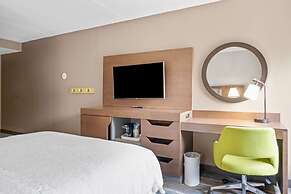 Hampton Inn Cleveland-Westlake