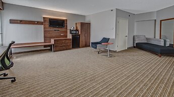 Holiday Inn Express Memphis Medical Center Midtown by IHG