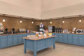 Country Inn & Suites by Radisson, London, KY