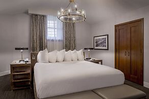 St. Louis Union Station Hotel, Curio Collection by Hilton