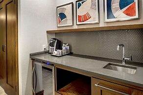 St. Louis Union Station Hotel, Curio Collection by Hilton