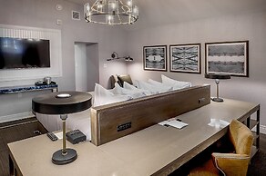 St. Louis Union Station Hotel, Curio Collection by Hilton