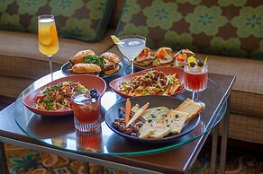 St. Louis Union Station Hotel, Curio Collection by Hilton