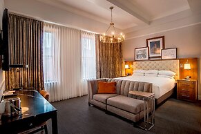 St. Louis Union Station Hotel, Curio Collection by Hilton