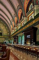 St. Louis Union Station Hotel, Curio Collection by Hilton
