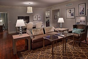 St. Louis Union Station Hotel, Curio Collection by Hilton