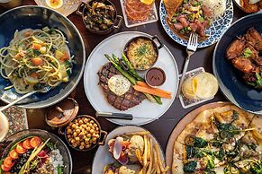 St. Louis Union Station Hotel, Curio Collection by Hilton