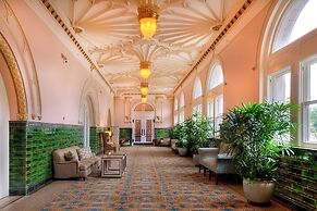 St. Louis Union Station Hotel, Curio Collection by Hilton