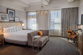 St. Louis Union Station Hotel, Curio Collection by Hilton