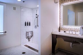 St. Louis Union Station Hotel, Curio Collection by Hilton