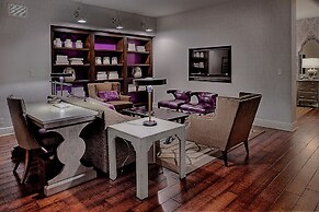 St. Louis Union Station Hotel, Curio Collection by Hilton