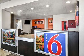 Motel 6 Memphis, TN - Downtown