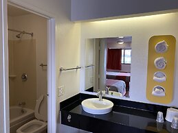 Motel 6 Memphis, TN - Downtown